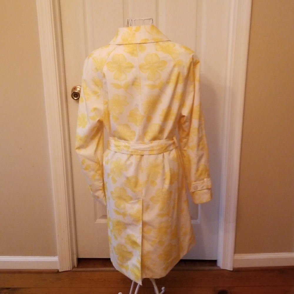 Lovely Liz Claiborne Yellow And White Floral Trenchcoat. Size Medium. - Picture 4 of 8